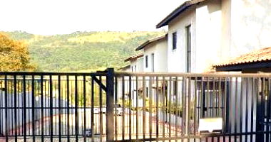 Casa em Condomínio com 99m² em Atibaia - Ocupada