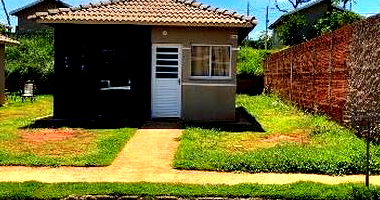 Casa com 2 quartos, 1 banheiro e 42,74 m² construída, desocupada