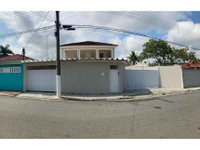 Casa em Leilão com 750m² de Terreno e 425m² Construída