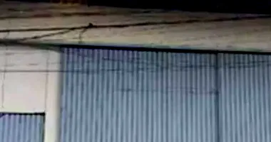 Casa padrão com 4 vagas, 228m² construída, imóvel ocupado