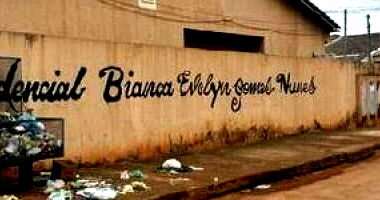 Casa com 2 quartos, 1 banheiro e 1 vaga