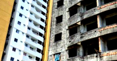 Prédio Comercial com Direitos de Promitentes Compradores em Construção