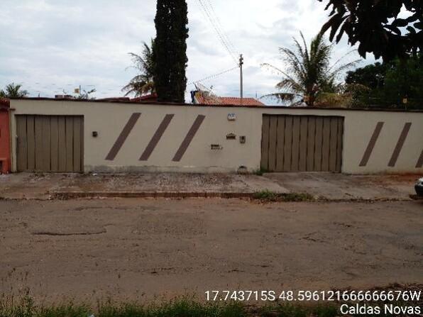 Casa com 4 quartos, 3 banheiros e 298,83m² área privativa