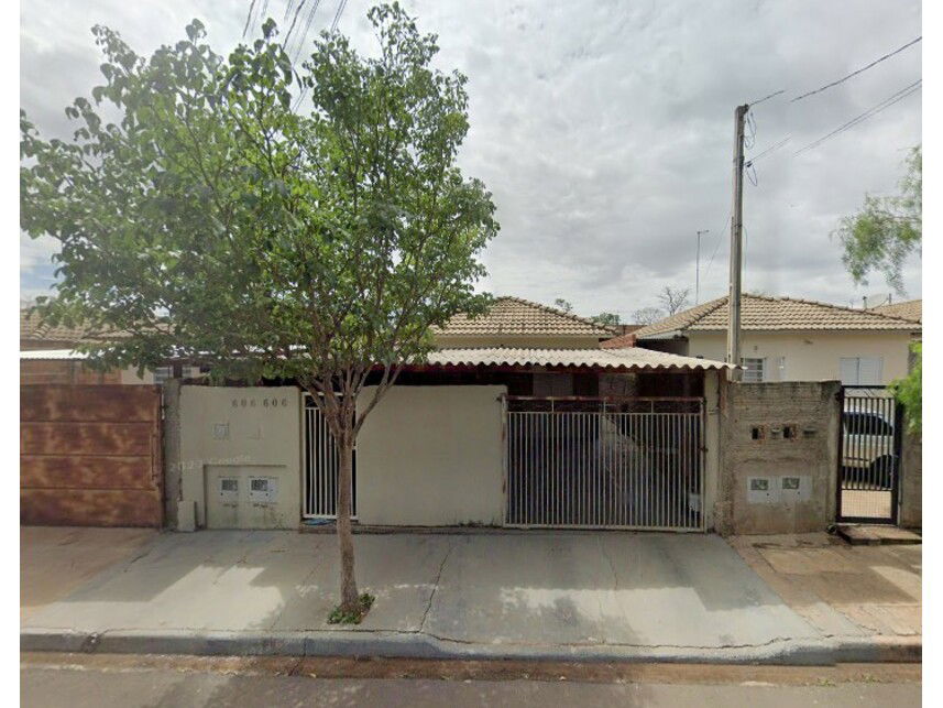 Casa com 3 quartos e 2 banheiros em Novo Horizonte/SP