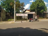 Casa Ocupada com 2 Vagas e Ampla Área Construída