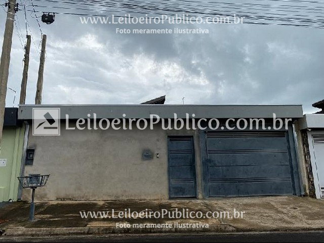 Casa com 2 Quartos e 1 Vaga em Jaboticabal