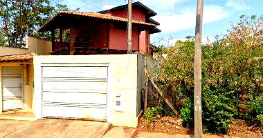 Casa residencial com 155m² construída em terreno de 600m², inacabada