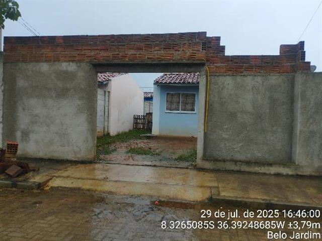 Casa em Belo Jardim com 2 quartos e 1 vaga