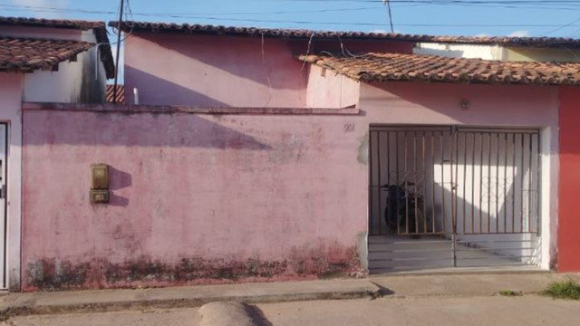 Casa com 1 quarto e 1 banheiro, ocupada, área construída de 61.87m²