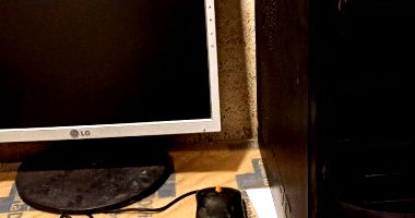 Computador Completo com Monitor e Acessórios em Bom Estado