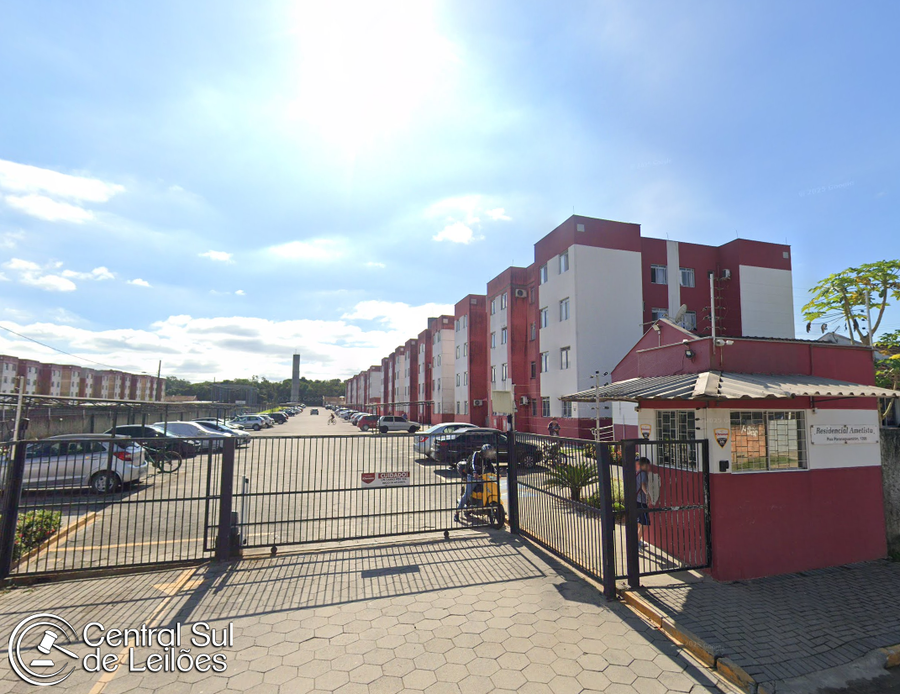 Apartamento com 2 quartos e vaga de garagem em Joinville/SC