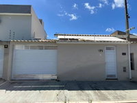 Casa com 2 quartos, 2 banheiros e 1 vaga de garagem
