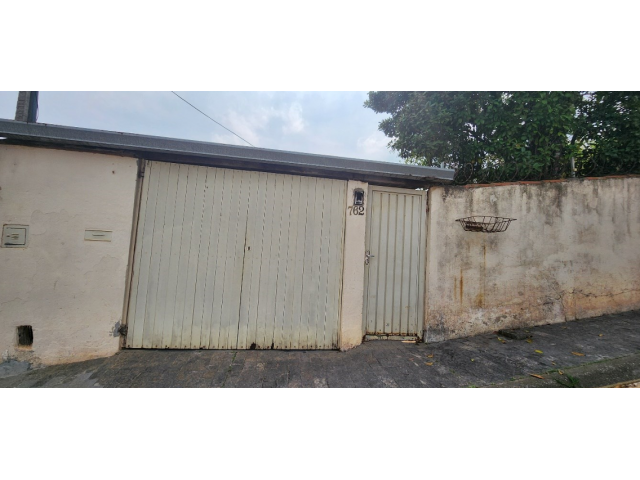 Casa com 2 quartos, 107,84m², terreno 500m²