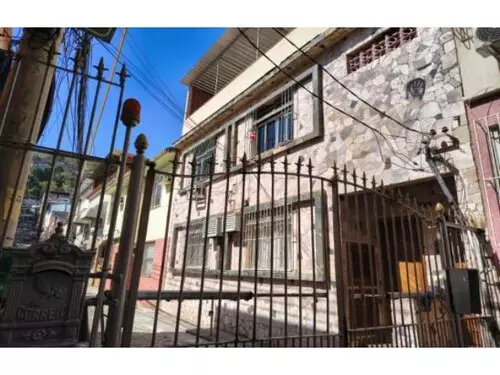 Casa ocupada com 146m² e condição de pagamento flexível