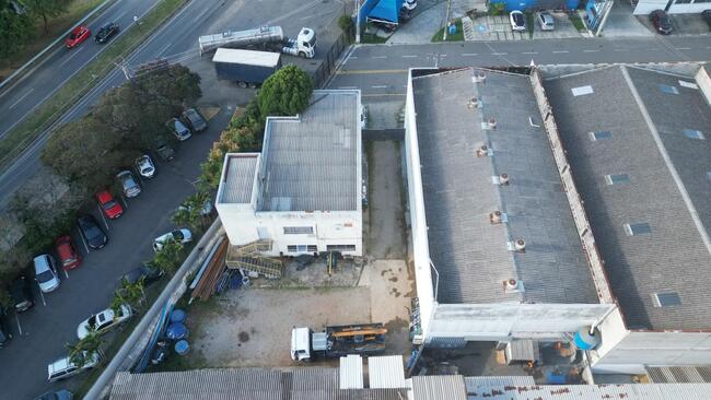 Galpão de 1.644 m² em Jacareí - Oportunidade Imperdível!
