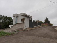 Casa com 3 quartos, 810m² de terreno, ocupada