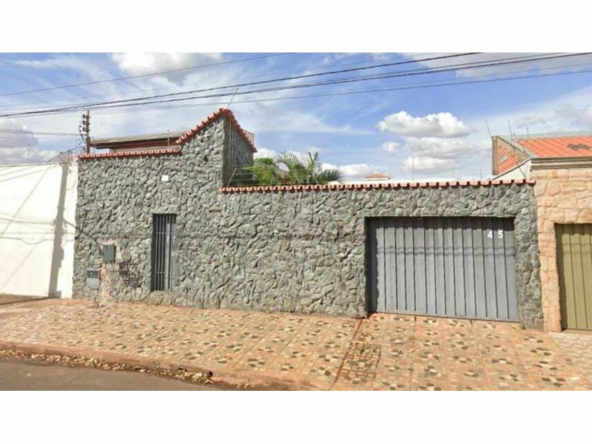 Casa em Leilão com 308m² Construída em Uberaba/MG