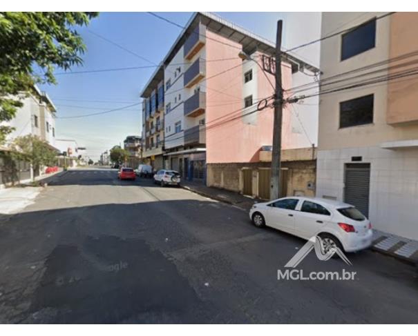 Fração ideal de 8,33% sobre casa com 3 quartos em Divinópolis