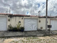 Casa com 3 quartos, 2 banheiros, 80m²