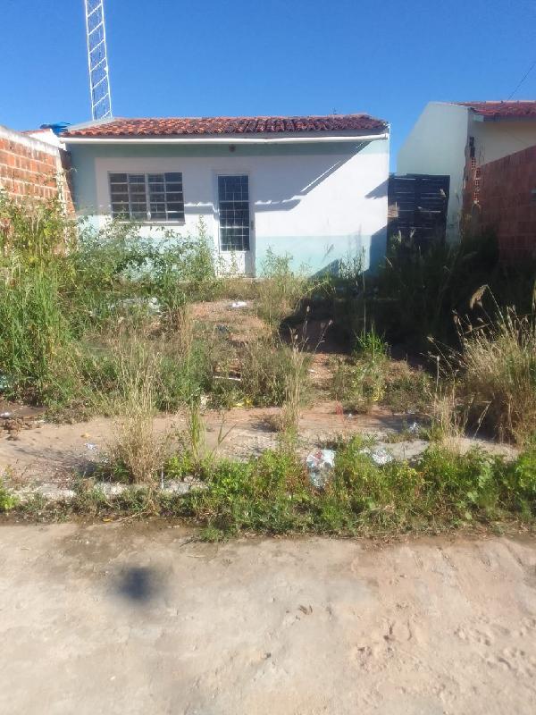 Casa 2 quartos, 1 banheiro, 46.3m² construída, desocupada