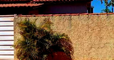 Casa em Flores de Goiás/GO com 2 quartos