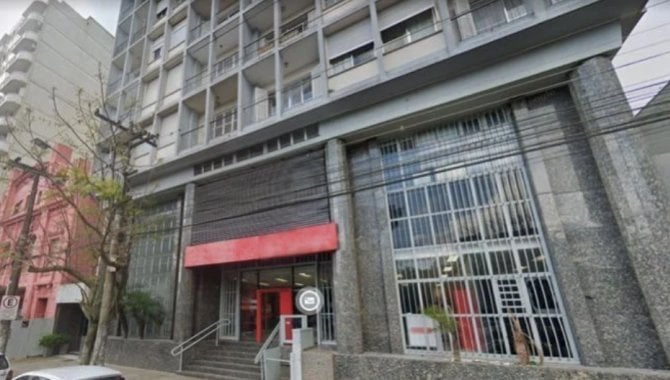Ex-Agência Comercial Desocupada com 1638m² em Pelotas
