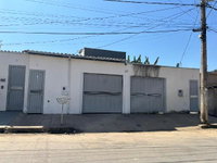 Casa com 3 quartos, 1 banheiro e 1 vaga, área construída 78m²
