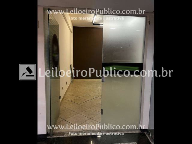 Sala Comercial 25,92 m² com 1 banheiro, desocupada