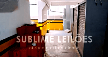 Vaga de garagem para 3 veículos, 58m² útil, desocupada