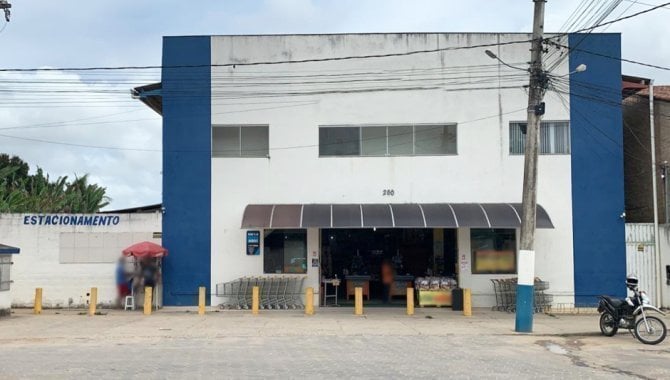 Terrenos com 1.906 m² e área construída de 859 m², 0 quartos, 0 banheiros