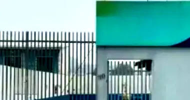 Prédio Comercial em Leilão com 402m² de Terreno