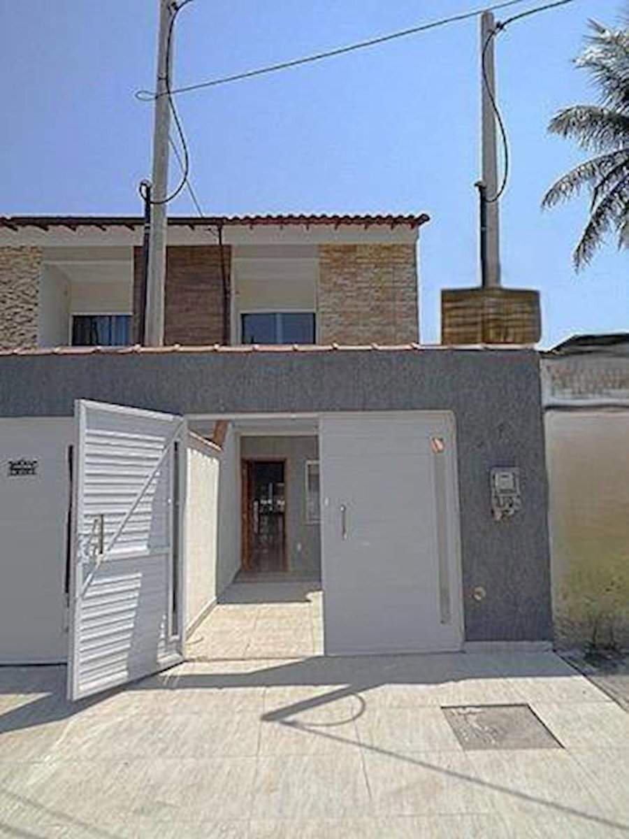 Casa em Da Luz com 2 Quartos e 3 Banheiros