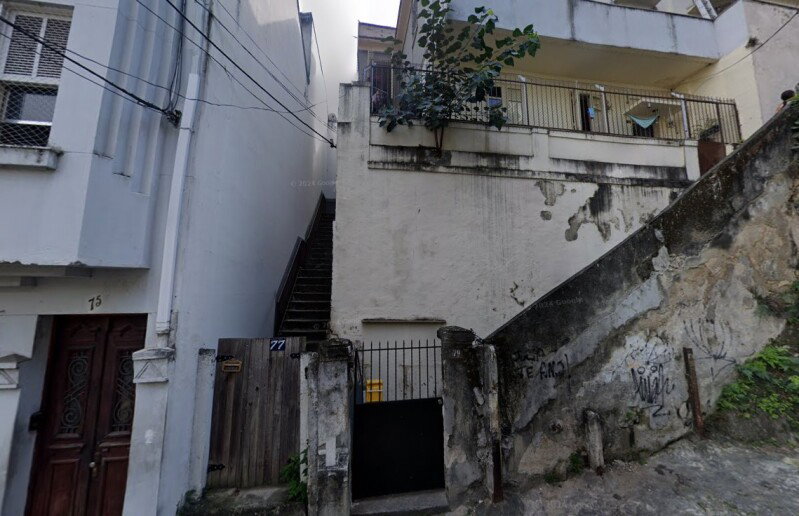 Casa aconchegante com 3 quartos e área construída confortável