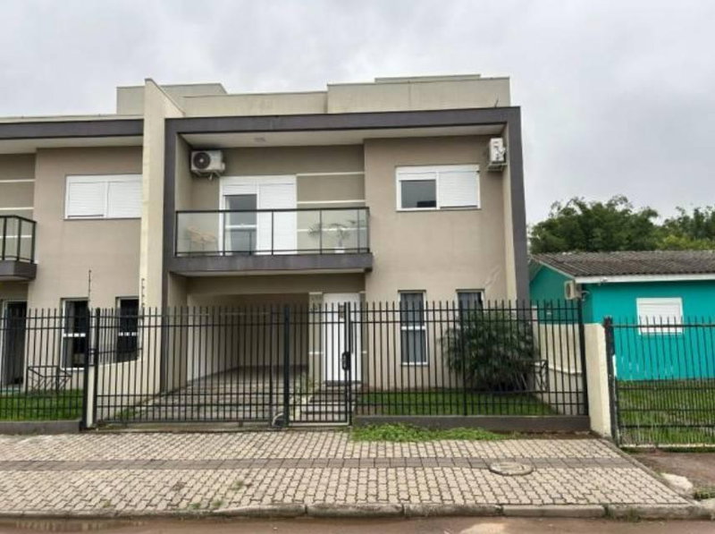 Casa 3 quartos, 3 banheiros, 160m², terreno 450m² - Ocupada