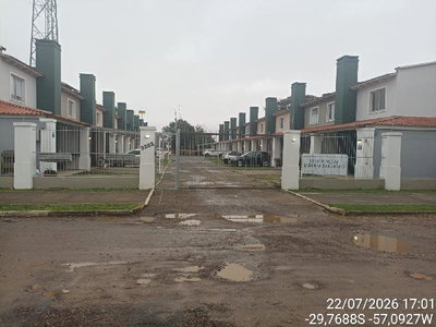 Casa 2 quartos, 1 vaga e 82,70 m²