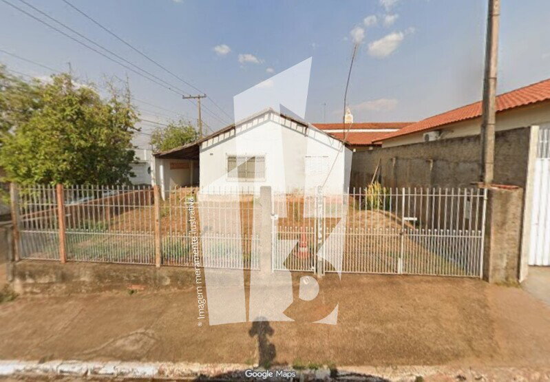 Casa em Iacanga/SP com 5 cômodos