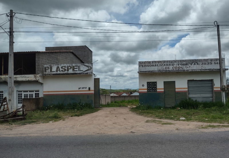 Terreno com Galpões e Prédio em Pesqueira - Oportunidade Única