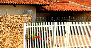 Casa com 179m², 3 quartos, 1 banheiro, terreno 336m², desocupada
