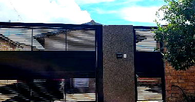 Casa com 2 quartos, banheiro, sala, cozinha e área de serviço, 47,59m² construída