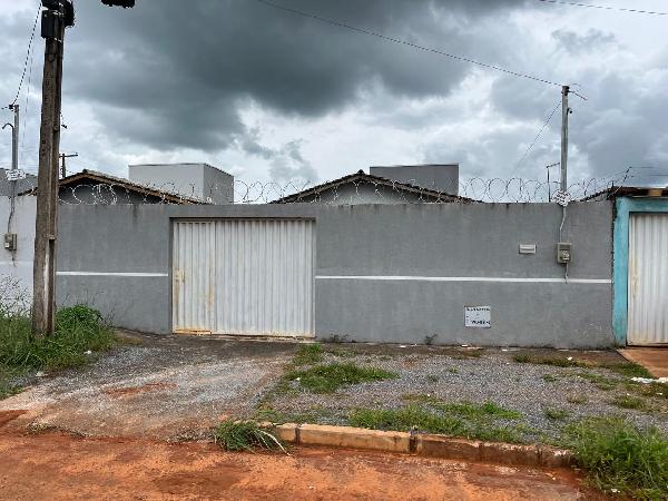 Casa com 2 quartos, 2 varandas, área construída 55,05 m², 1 vaga
