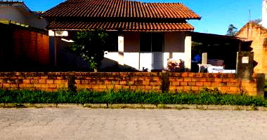 Casa Ocupada com 77m² de Área Construída em Tubarão/SC