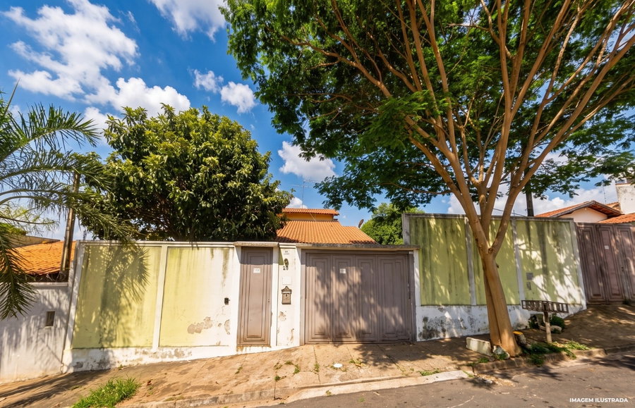 Casa com 328,84m² em Lins/SP