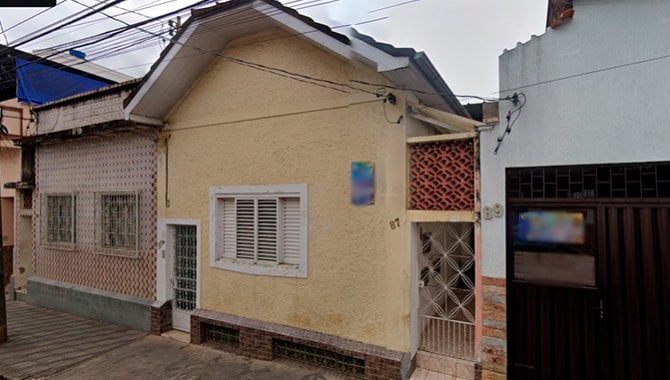 Casa 3 quartos 1 banheiro 93m² área construída, ocupada