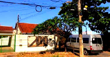 Casa com 3 quartos, 2 banheiros e 228m² construída, ocupada