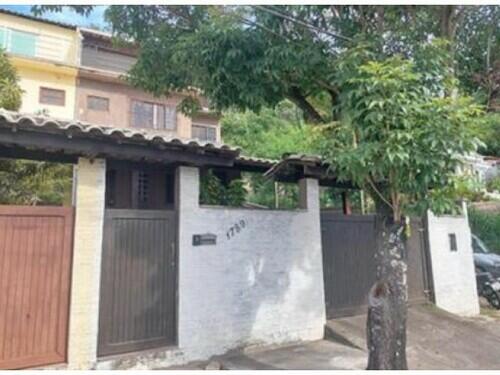 Casa residencial com 4 quartos em Piratininga, Niterói