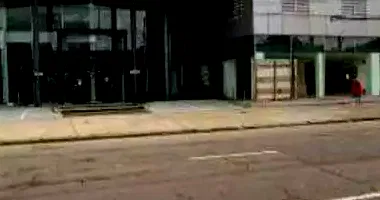 Prédio Comercial Desocupado com 10 Vagas em São Cristóvão
