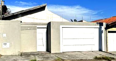 Terreno com 2 quartos, 2 banheiros, sala e cozinha, 200m² terreno