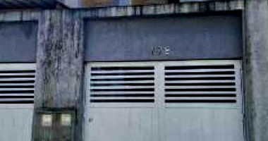 Casa Geminada em Condomínio com 2 Quartos e 2 Banheiros