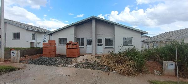 Casa 2 quartos, 1 banheiro, 51m² construída, desocupada