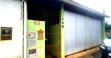 Casa Ocupada com 2 Quartos e 3 Banheiros em Pariquera-Açu